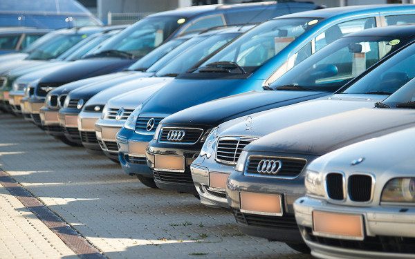 Fără maşini mai vechi de 12 ani în Franţa