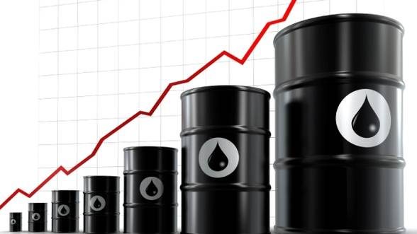 Preţul petrolului va rămâne ridicat în următorii ani