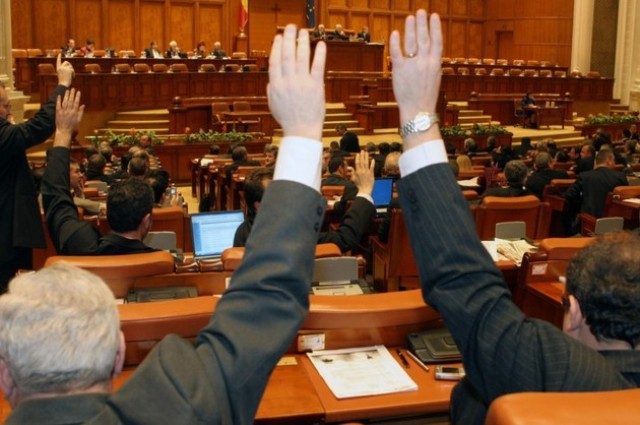 Deputaţii au aprobat trecerea ANRE în subordinea Parlamentului
